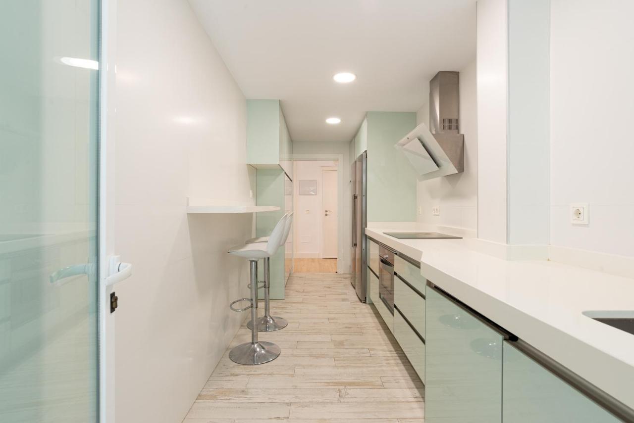 Sea View With Parking By Lu&cia Lejlighed